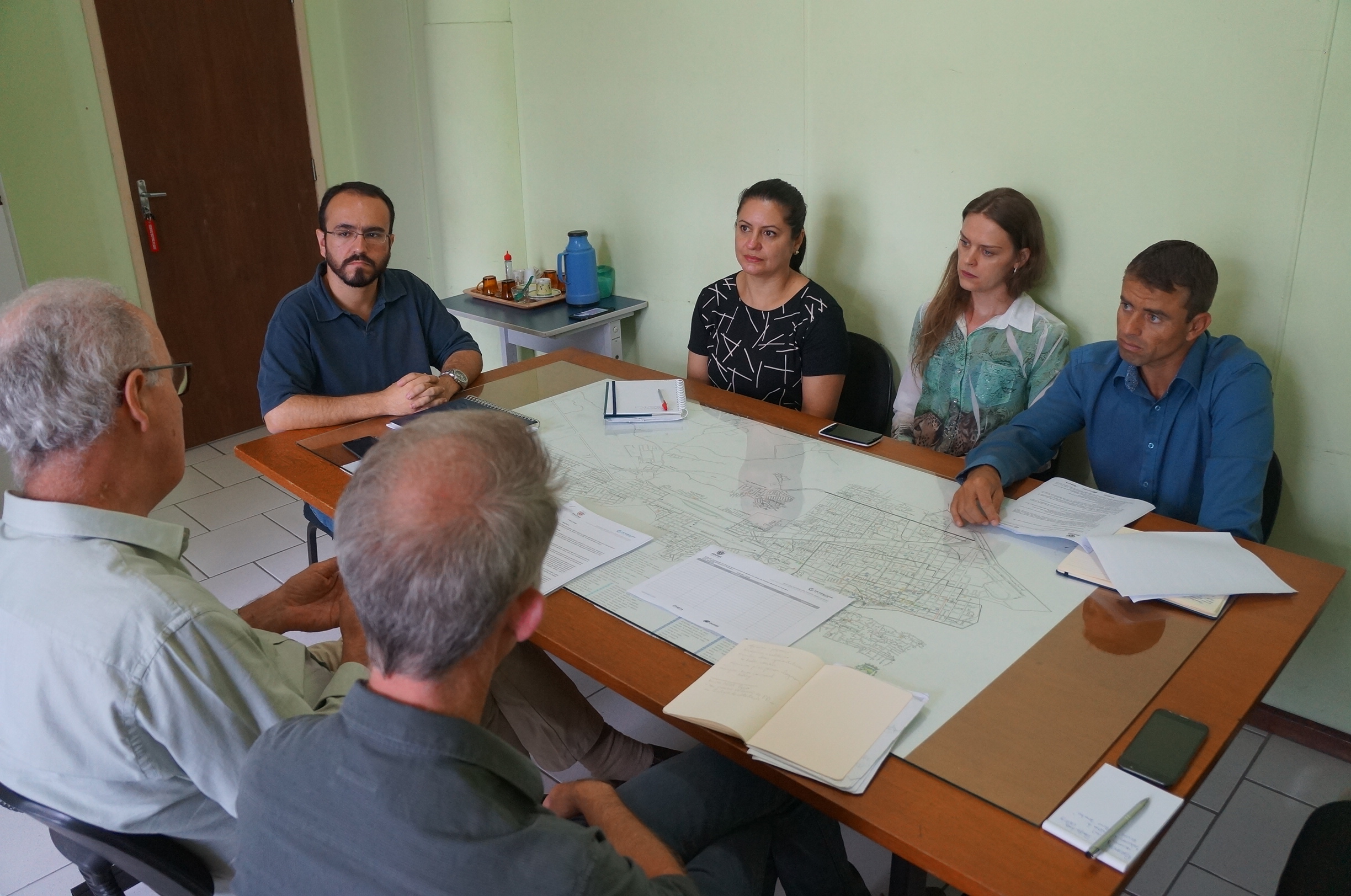 Os Representantes Do PDS Litoral Com O Scretário De Urbanismo, Felipe Constantino, E Os Técnicos Da Secretaria De Urbanismo, Ana Cristina Negoseki, Marcia M. Rocha Loures Jamnik E Paulo Armanini Godinho.