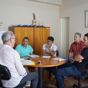 O Prefeito Ariad Junior, José Teofilo Vidal Lopes (vice-prefeito), Ivair B. Colombes (Meio Ambiente) E Haroldo S. De Arruda (Obras E Transportes) Durante A Reunião Com Os Representantes Do PDS Litoral.