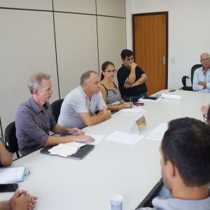 O Prefeito De Matinhos, Ruy Hauer Reichert, E Técnicos De Diversas Secretarias Participaram Da Reunião.