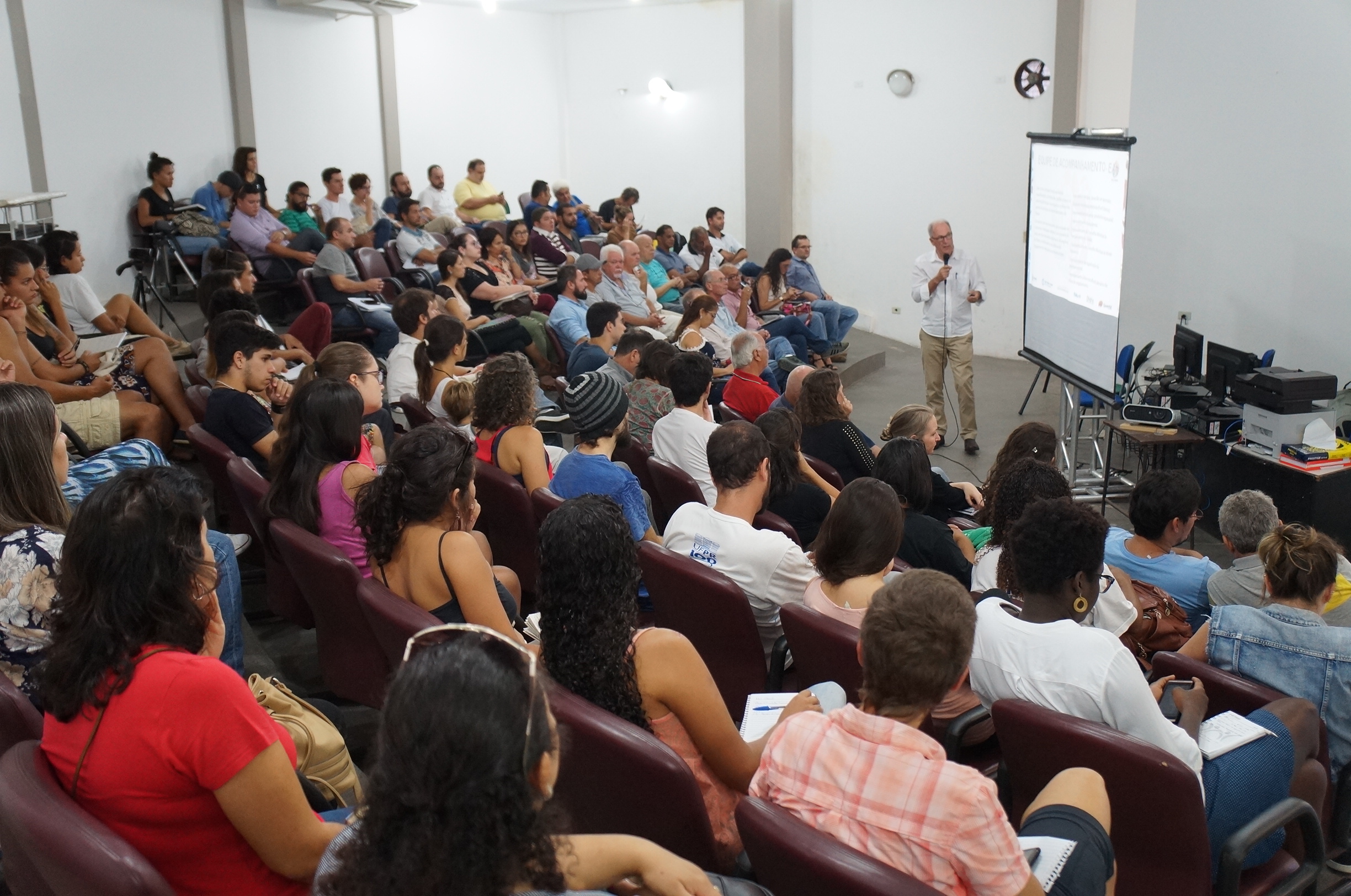 O Evento Contou Com Ampla Participação Dos Presentes Que Fizeram Perguntas Sobre O Plano.
