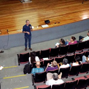 O Coordenador Do Plano, Taco Roorda, E O Mediador, Mauricio Maas, Durante A Oficina De Paranaguá.