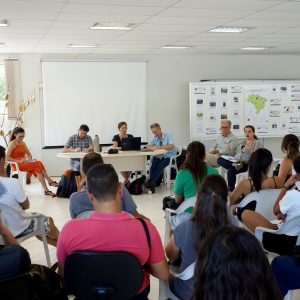 A Especialista, Barbara Bravo, Explicou Como Será Realizada A Escuta Das Comunidades Tradicionais Presentes No Litoral.
