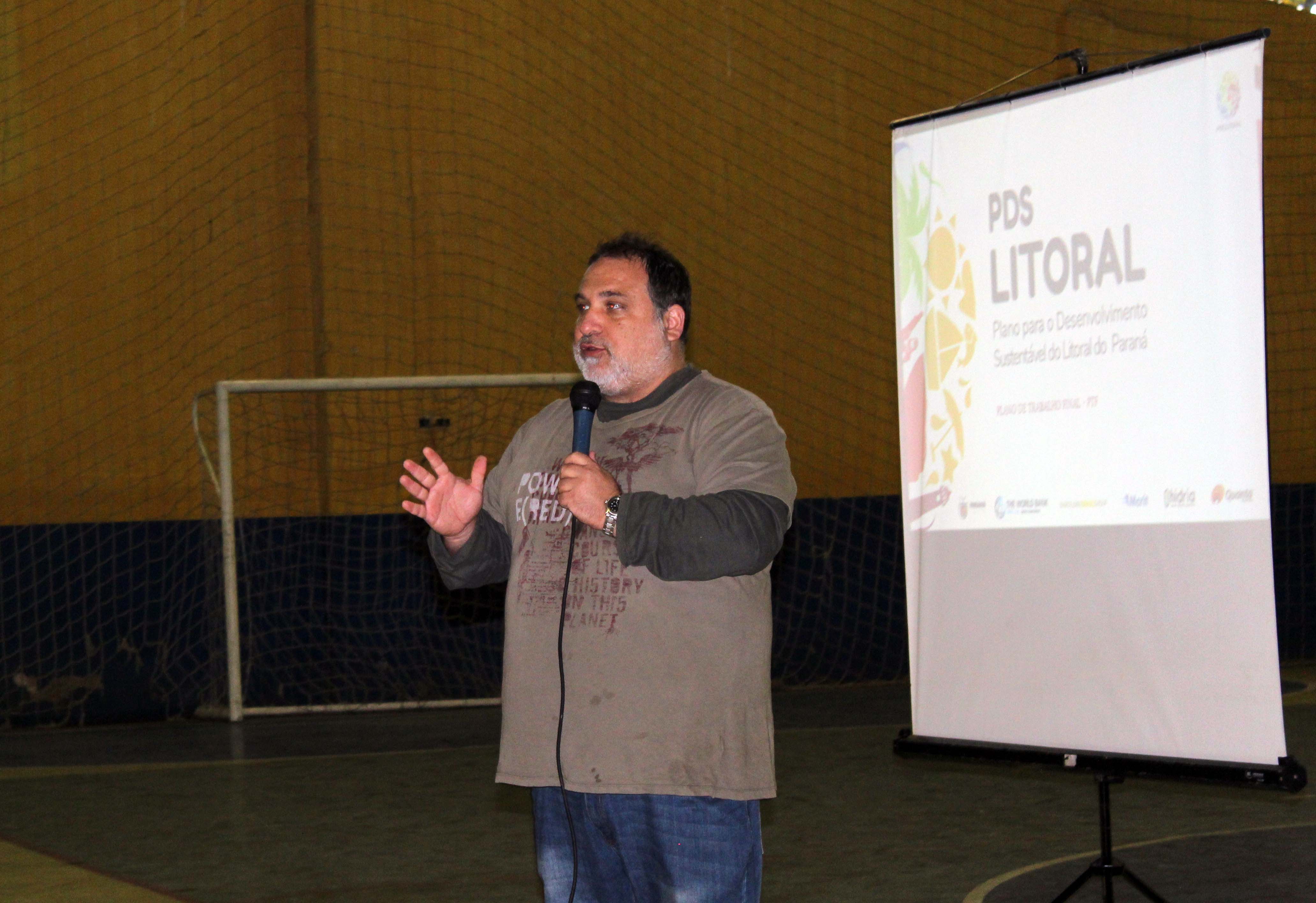 O Especialista Em Mediação, Pedro Strozenberg, Falou Aos Presentes Na Audiência Pública, Ouviu As Reivindicações E Necessidades Da População E Também Sanou As Dúvidas Quanto Ao Plano.